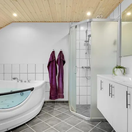 Four-bedroom In Slagelse * Venemose